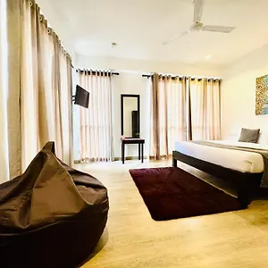 Queens Mount Glen Heights Hotel